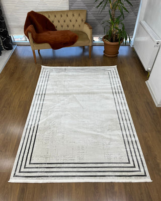 Hera Frame Patterned Machine Made Carpet Gray