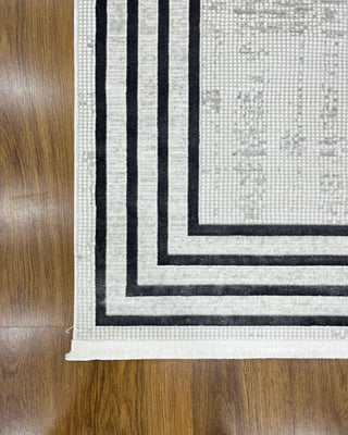 Hera Frame Patterned Machine Made Carpet Gray