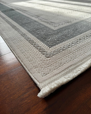 Verona Thick Frame Patterned Machine Made Carpet Gray