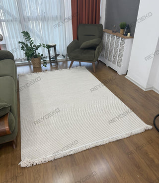 Defne simple pattern machine carpet beige