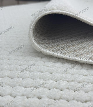 Defne simple pattern machine carpet cream