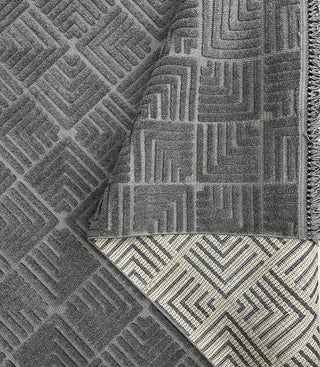 Defne geometric pattern machine carpet anthracite