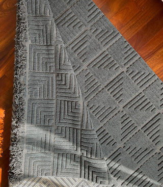 Defne geometric pattern machine carpet anthracite