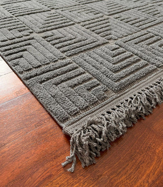 Defne geometric pattern machine carpet anthracite