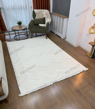 Olivia Zigzag Pattern Machine Carpet Cream